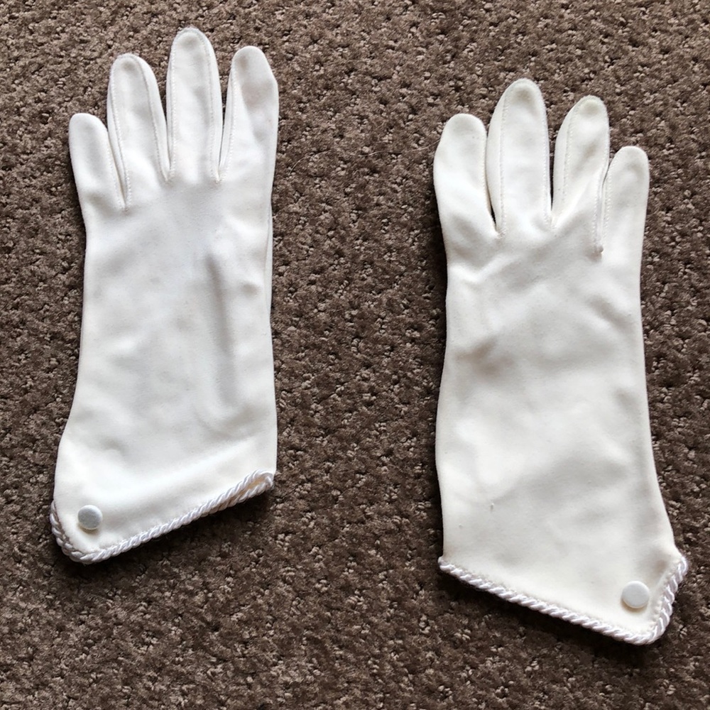 Vintage white button glove